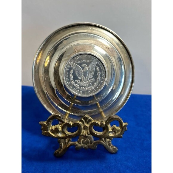 RARE Sterling Silver Ridged Trinket dish with an 1882 Morgan Silver Dollar Base - Picture 4 of 10